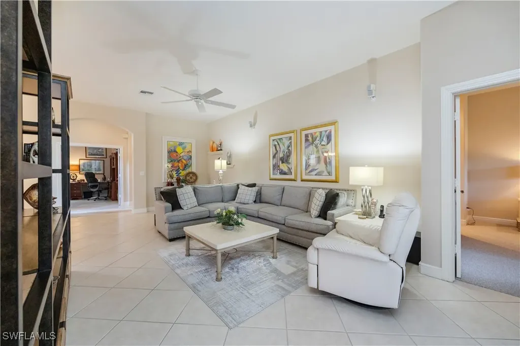 913 Vistana Circle Naples FL 34119
