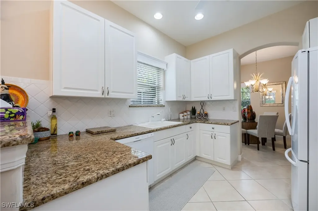 913 Vistana Circle Naples FL 34119