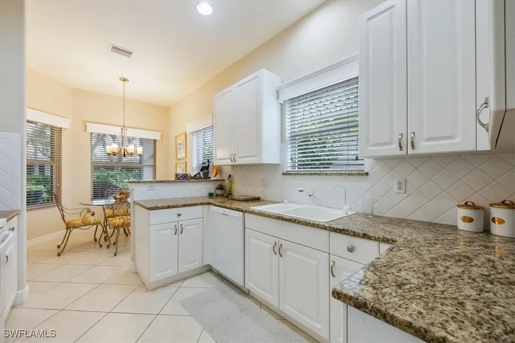 913 Vistana Circle Naples FL 34119