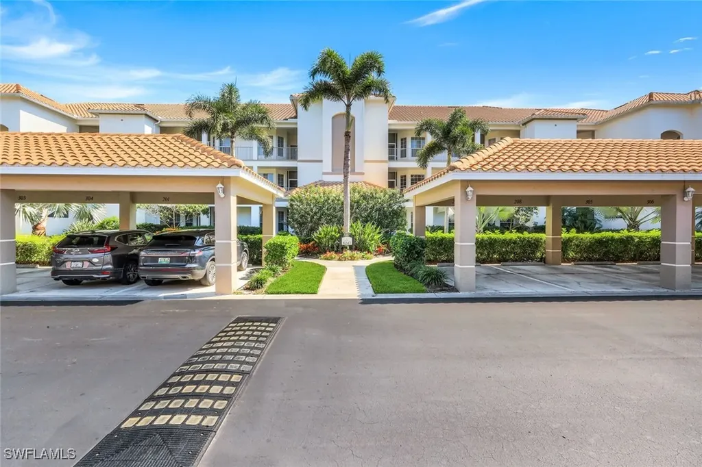 8247 Parkstone Place Naples FL 34120