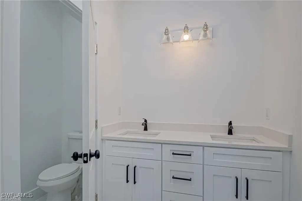 2113 Robert Avenue Alva FL 33920