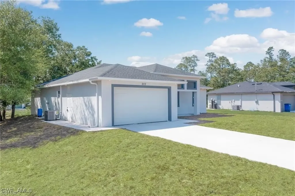 2113 Robert Avenue Alva FL 33920