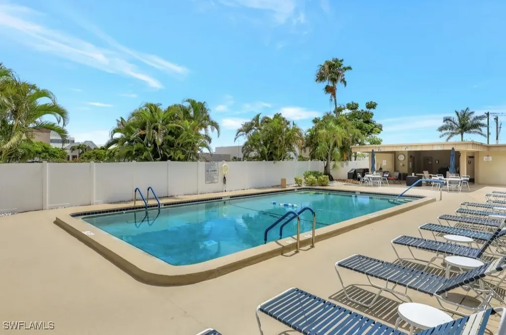2264 Winkler Avenue Fort Myers FL 33901