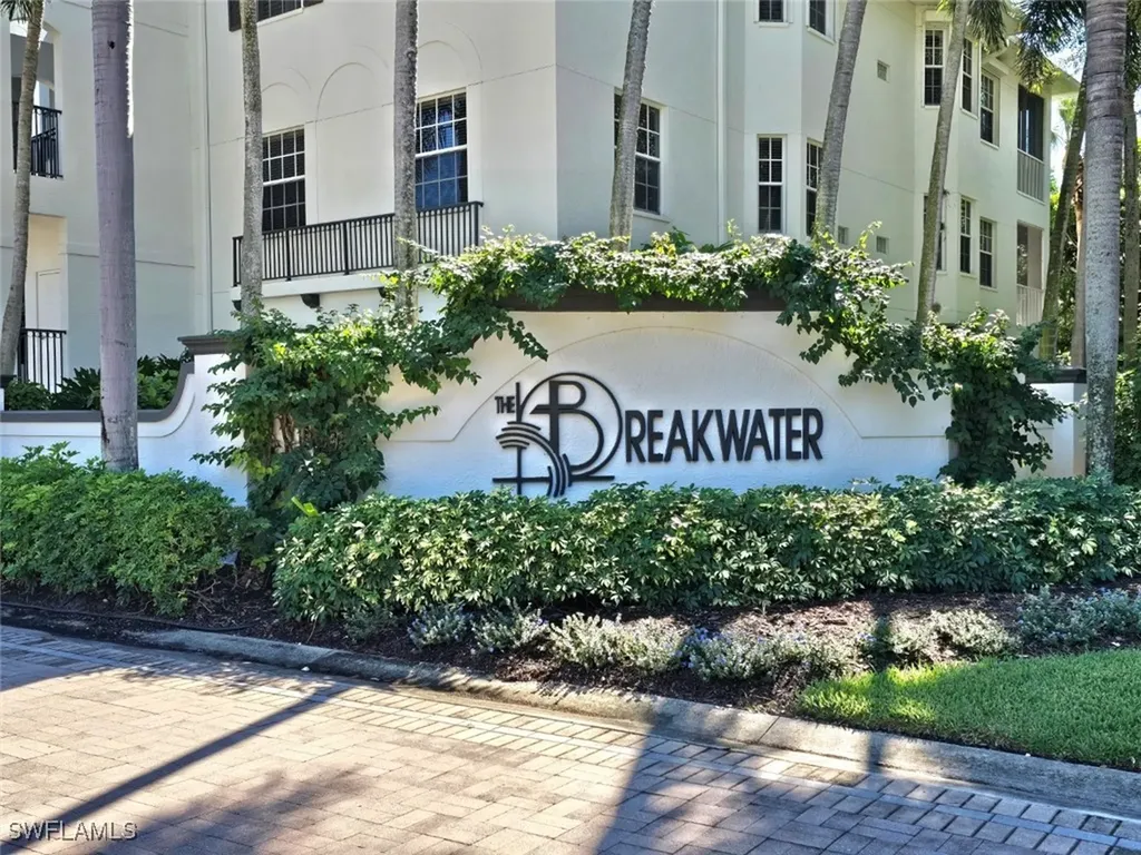 815 Bentwater Circle Naples FL 34108