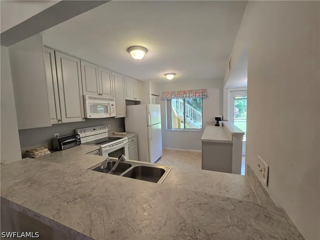 5622 Woodmere Lake Circle Naples FL 34112