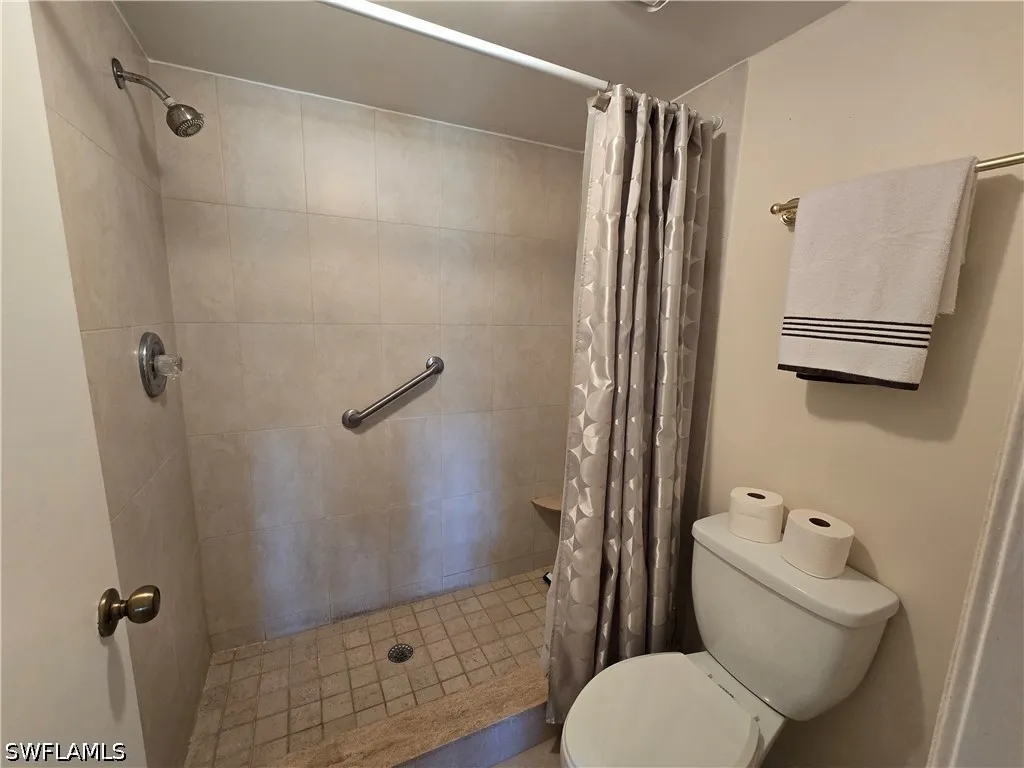 5622 Woodmere Lake Circle Naples FL 34112
