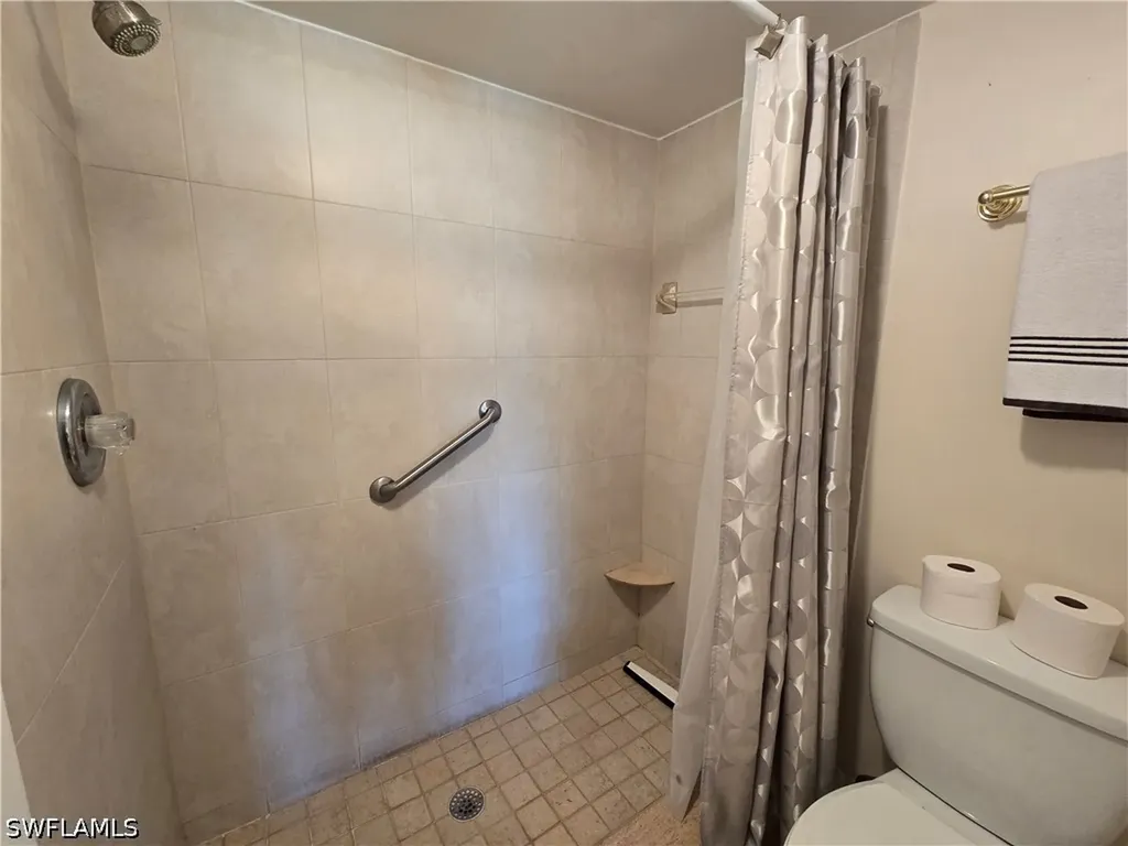 5622 Woodmere Lake Circle Naples FL 34112