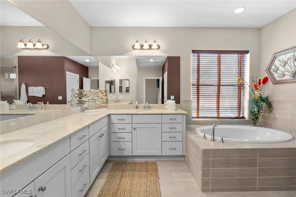 1300 Kendari Terrace Naples FL 34113