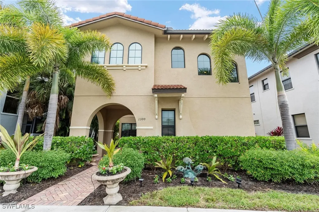 1300 Kendari Terrace Naples FL 34113