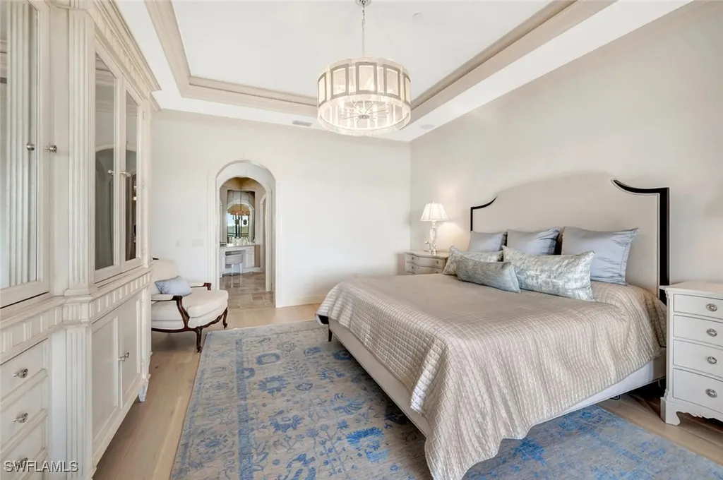 2542 Marquesa Royale Lane Naples FL 34109