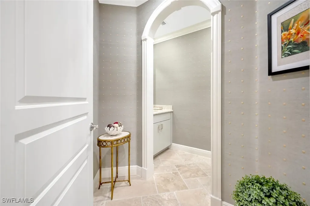2542 Marquesa Royale Lane Naples FL 34109