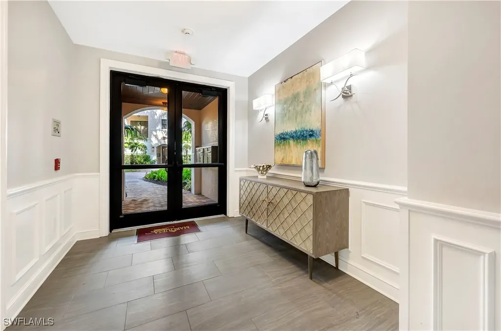 2542 Marquesa Royale Lane Naples FL 34109