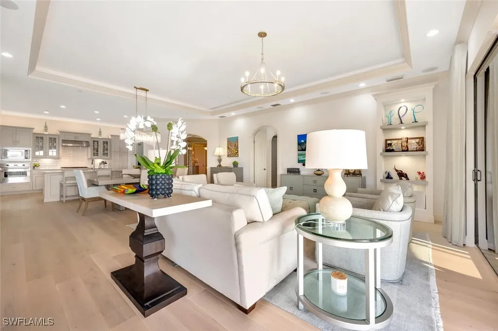 2542 Marquesa Royale Lane Naples FL 34109