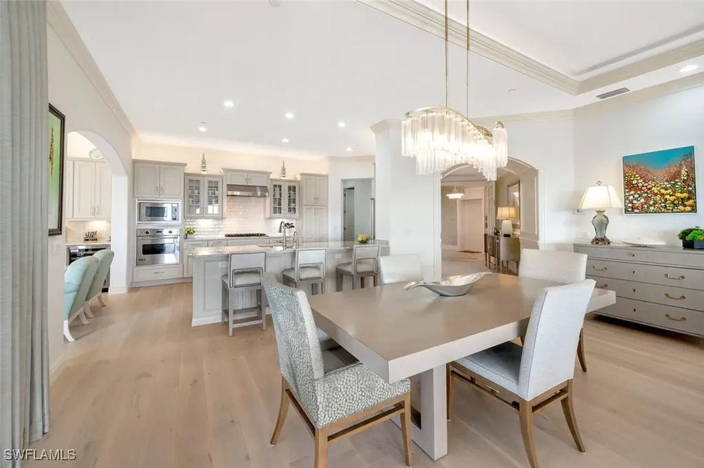 2542 Marquesa Royale Lane Naples FL 34109