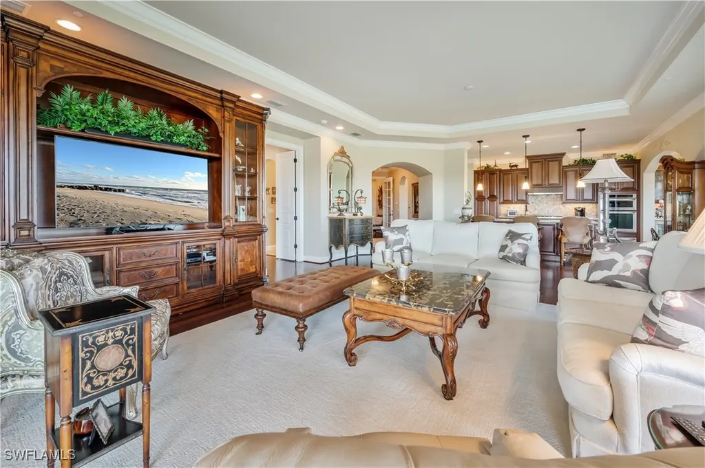 2555 Marquesa Royale Lane Naples FL 34109
