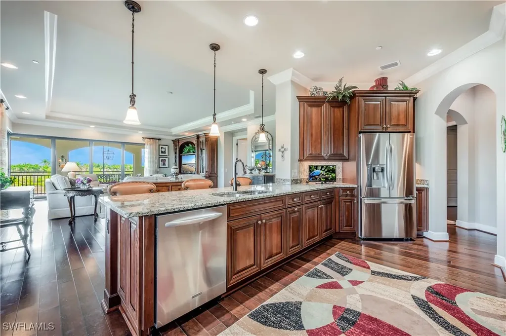 2555 Marquesa Royale Lane Naples FL 34109