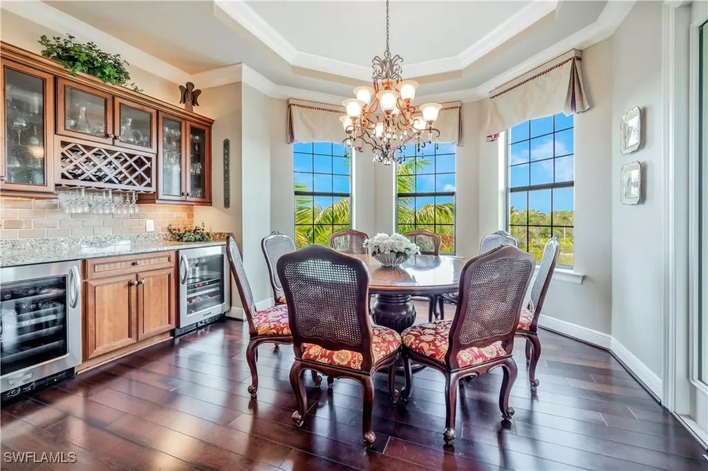 2555 Marquesa Royale Lane Naples FL 34109
