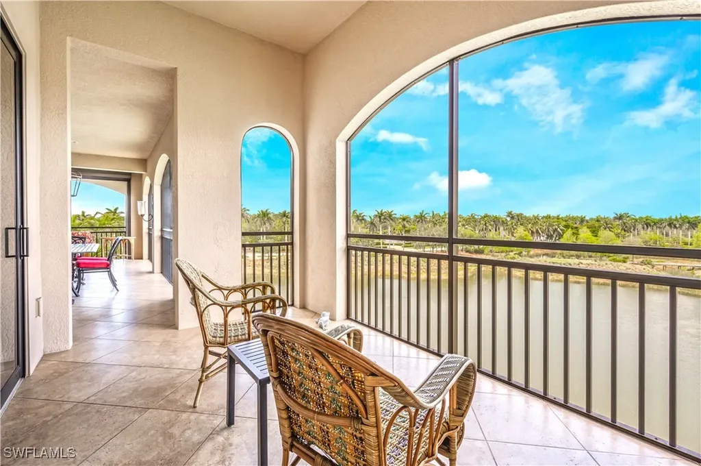 2555 Marquesa Royale Lane Naples FL 34109