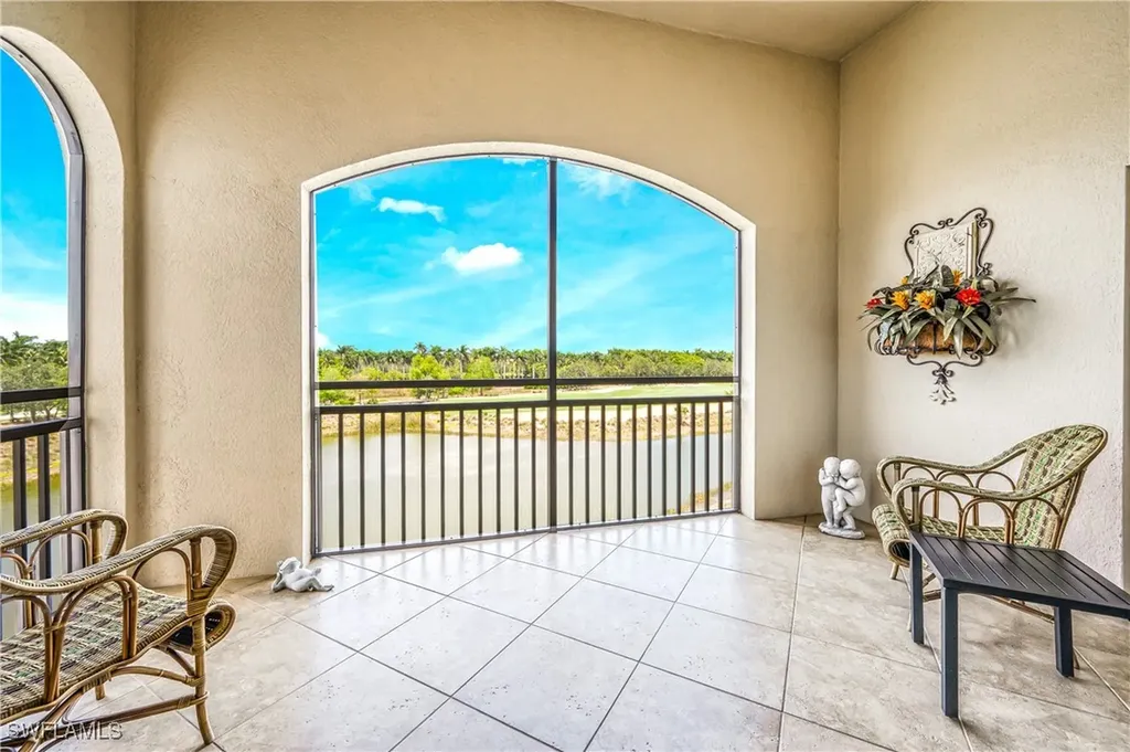 2555 Marquesa Royale Lane Naples FL 34109