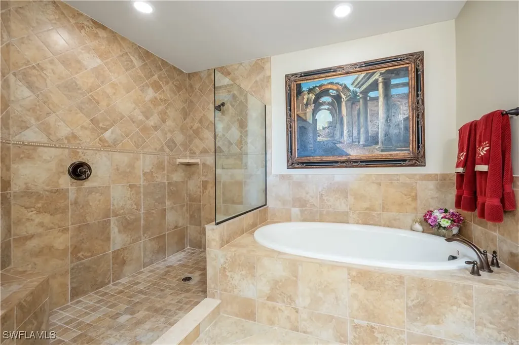 2555 Marquesa Royale Lane Naples FL 34109