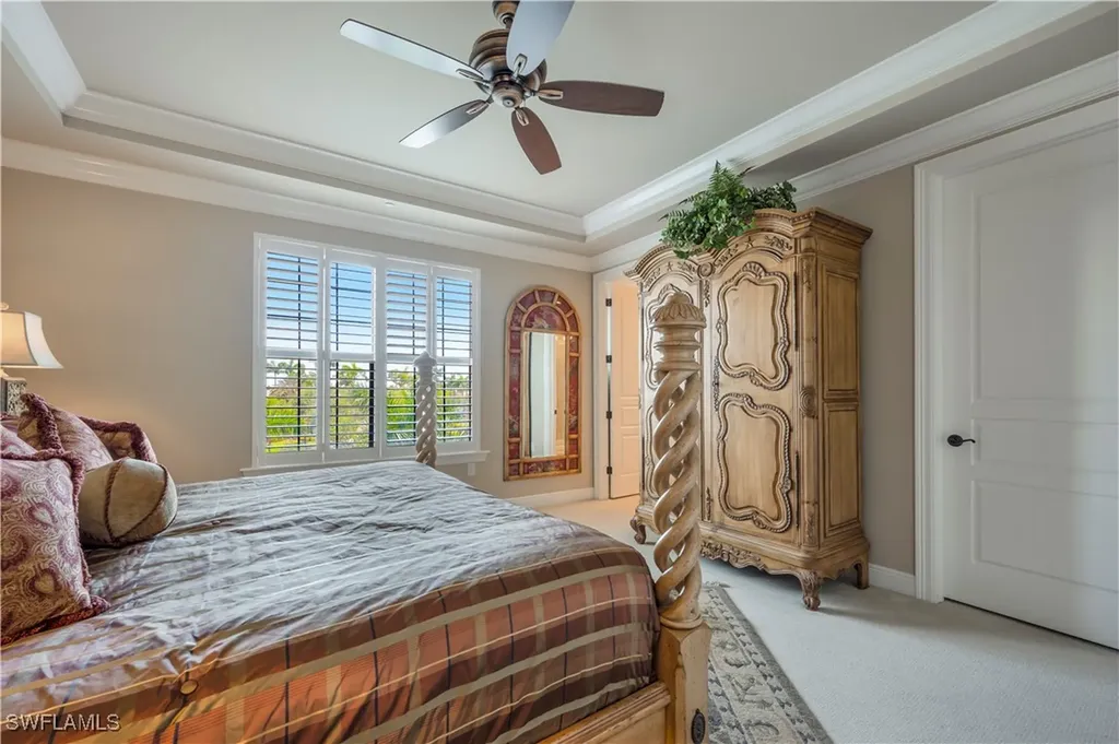 2555 Marquesa Royale Lane Naples FL 34109
