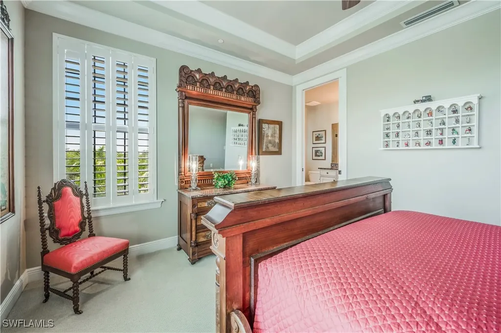 2555 Marquesa Royale Lane Naples FL 34109