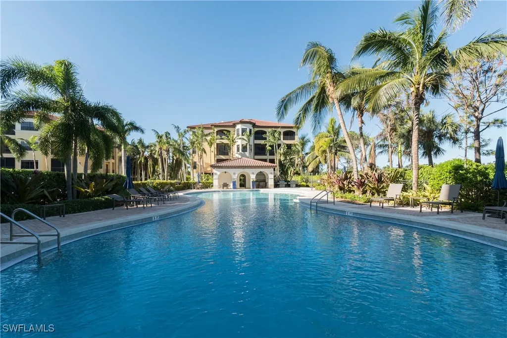 2555 Marquesa Royale Lane Naples FL 34109