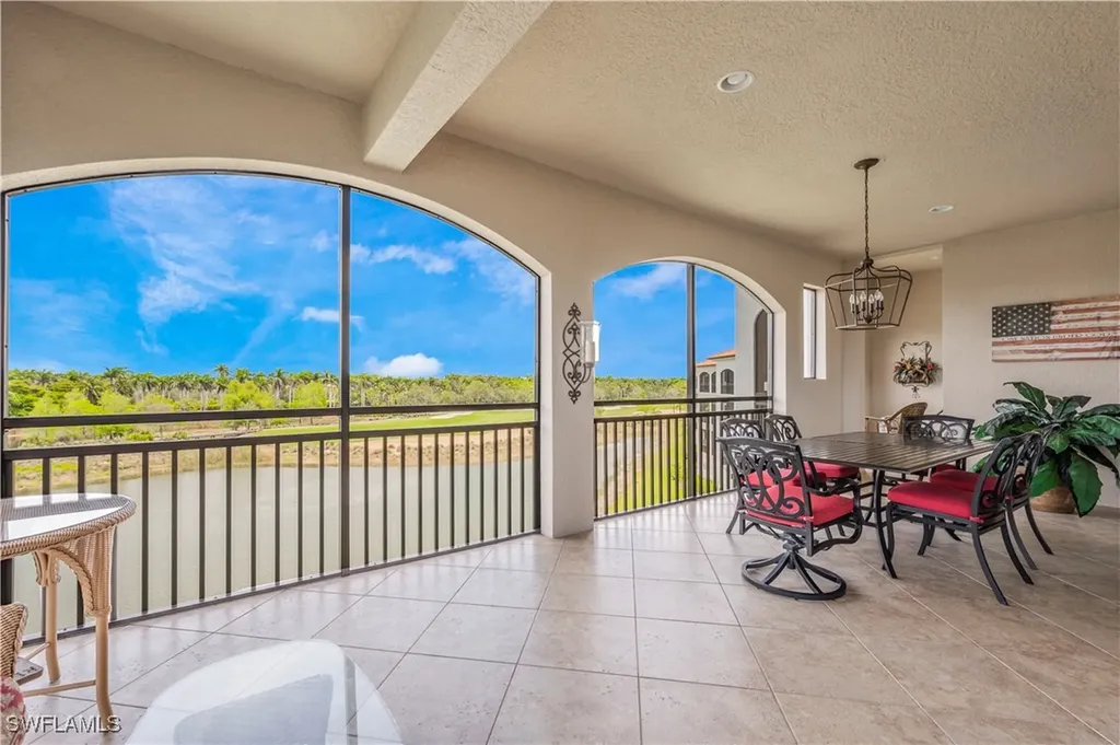 2555 Marquesa Royale Lane Naples FL 34109