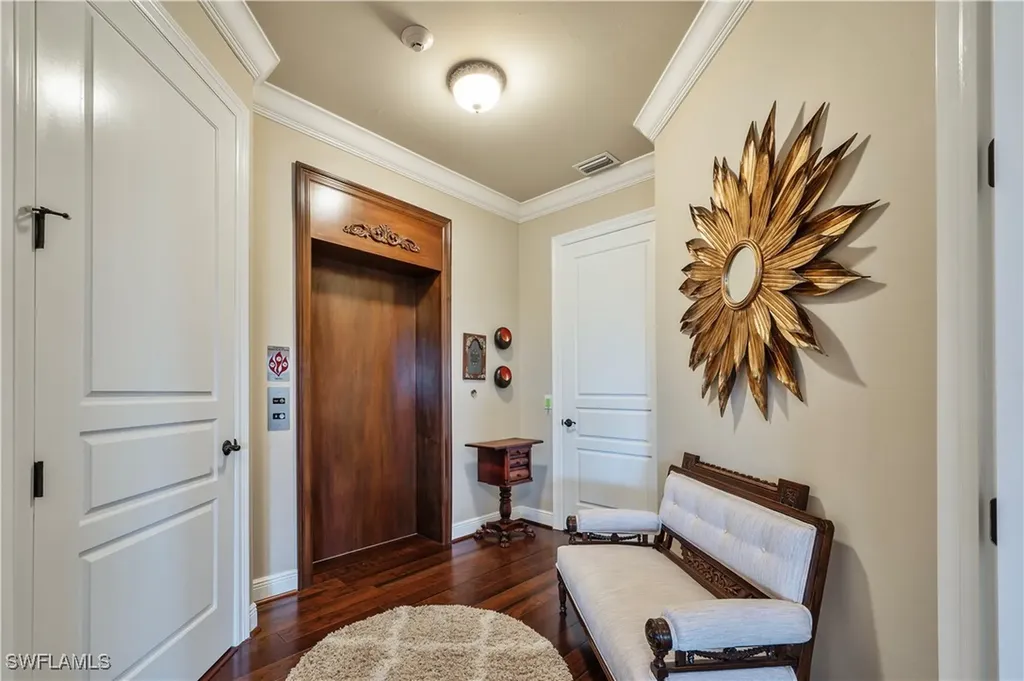 2555 Marquesa Royale Lane Naples FL 34109