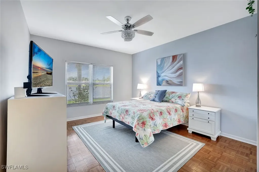 613 Windsor Square Naples FL 34104