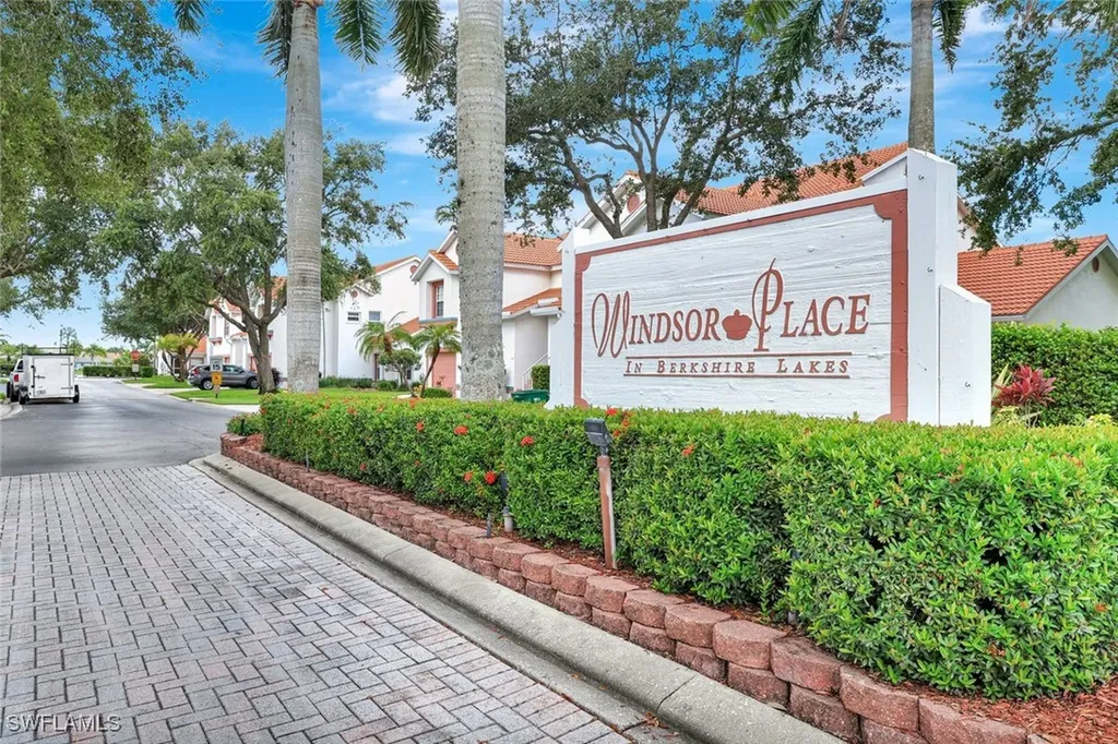 613 Windsor Square Naples FL 34104