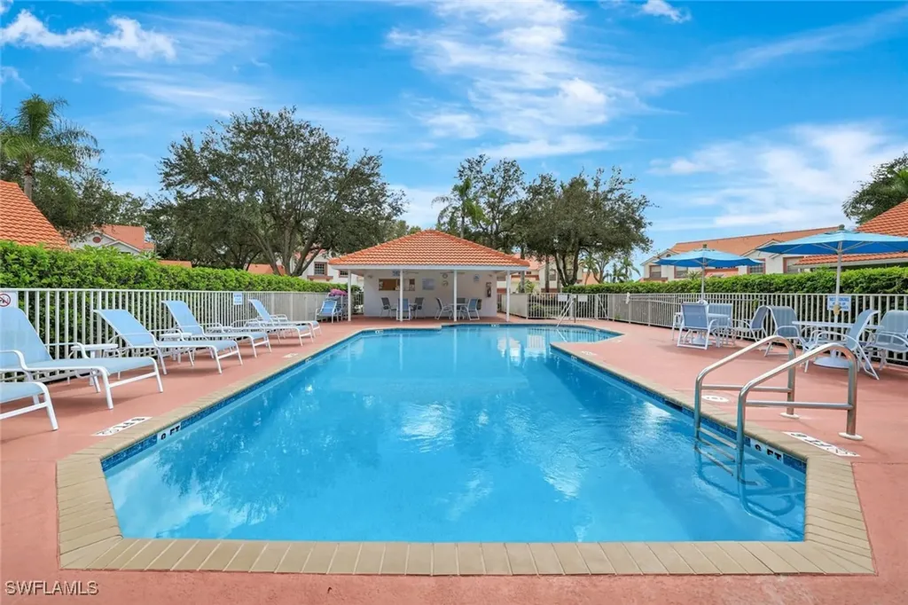 613 Windsor Square Naples FL 34104