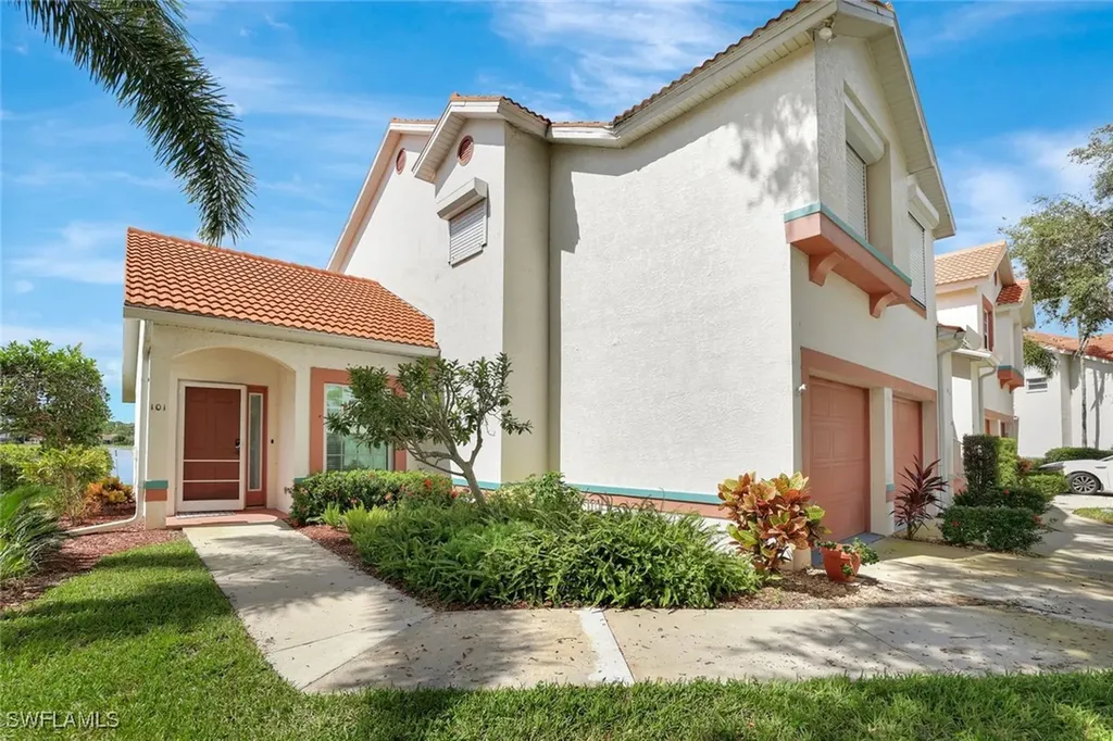 613 Windsor Square Naples FL 34104