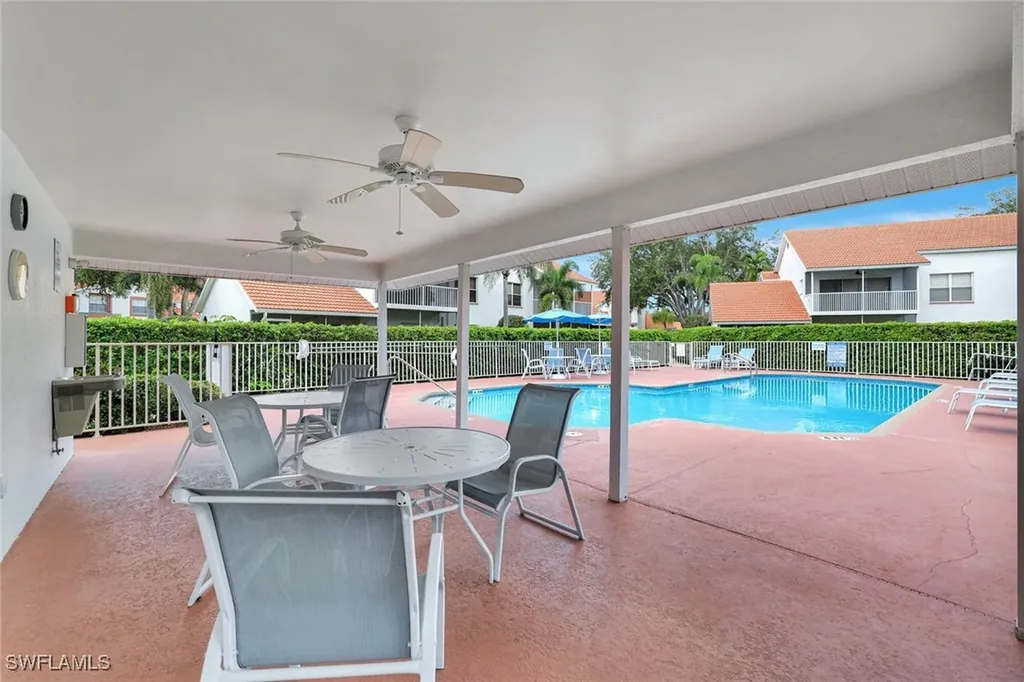 613 Windsor Square Naples FL 34104