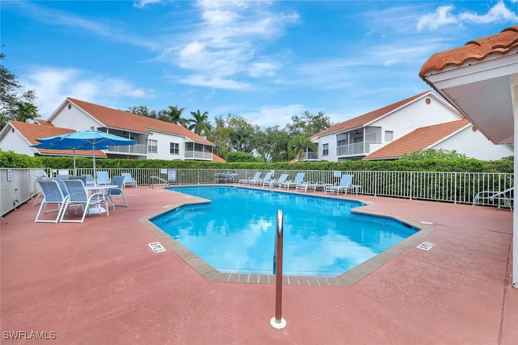 613 Windsor Square Naples FL 34104