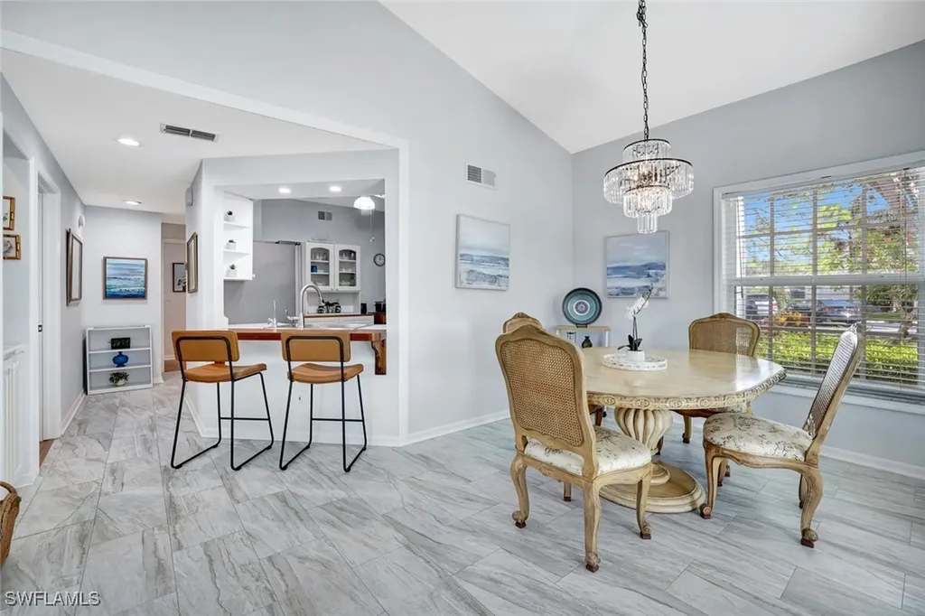 613 Windsor Square Naples FL 34104