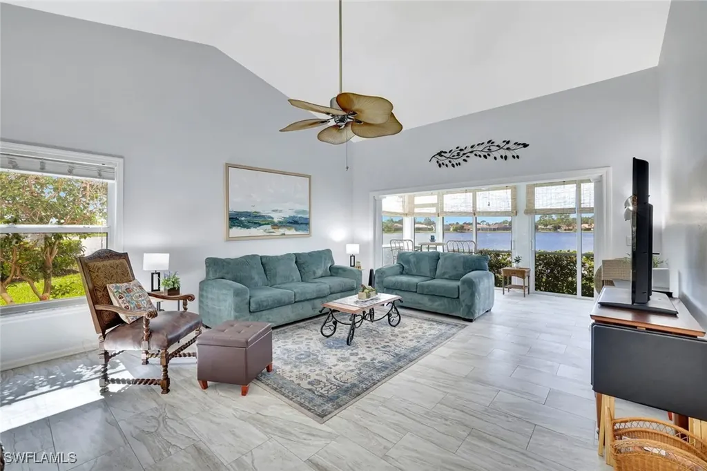 613 Windsor Square Naples FL 34104