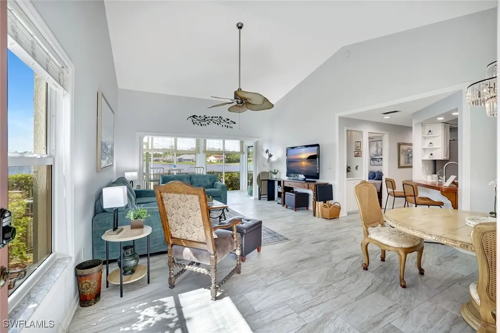 613 Windsor Square Naples FL 34104