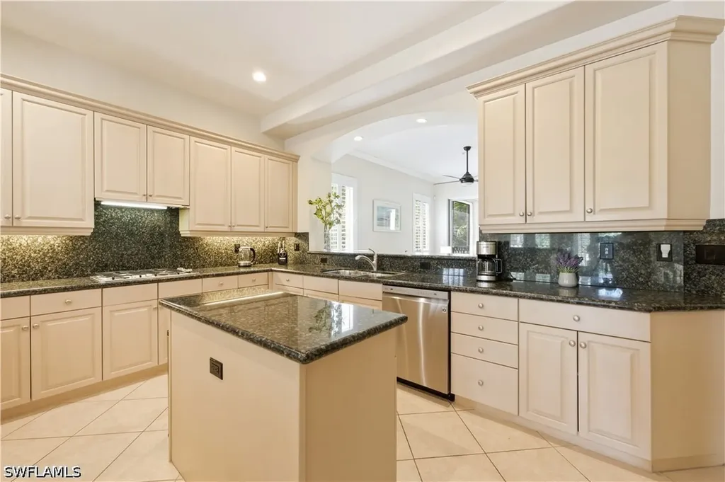 2859 Tiburon Boulevard E Naples FL 34109