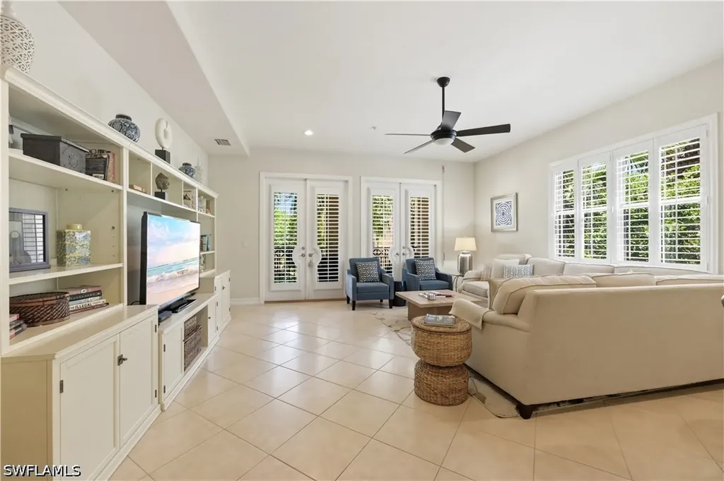 2859 Tiburon Boulevard E Naples FL 34109
