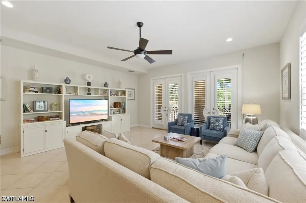 2859 Tiburon Boulevard E Naples FL 34109