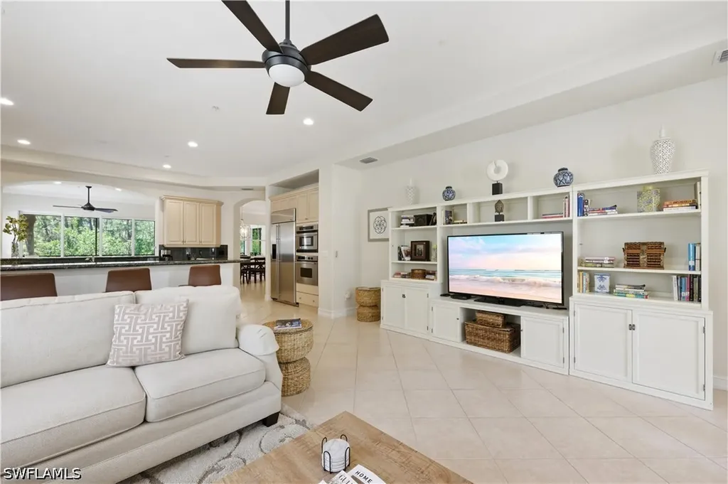 2859 Tiburon Boulevard E Naples FL 34109