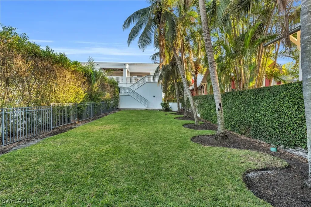 271 Broad Avenue S Naples FL 34102