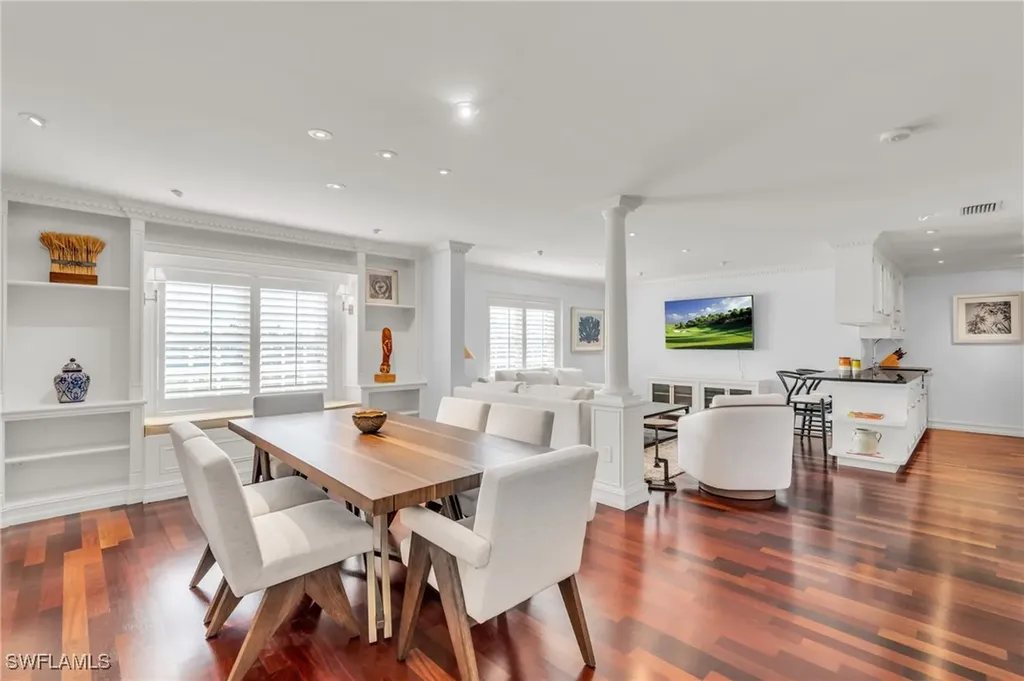 271 Broad Avenue S Naples FL 34102