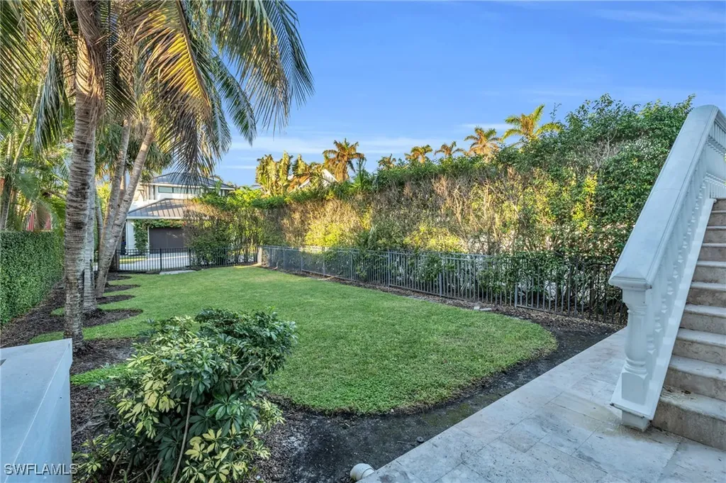 271 Broad Avenue S Naples FL 34102