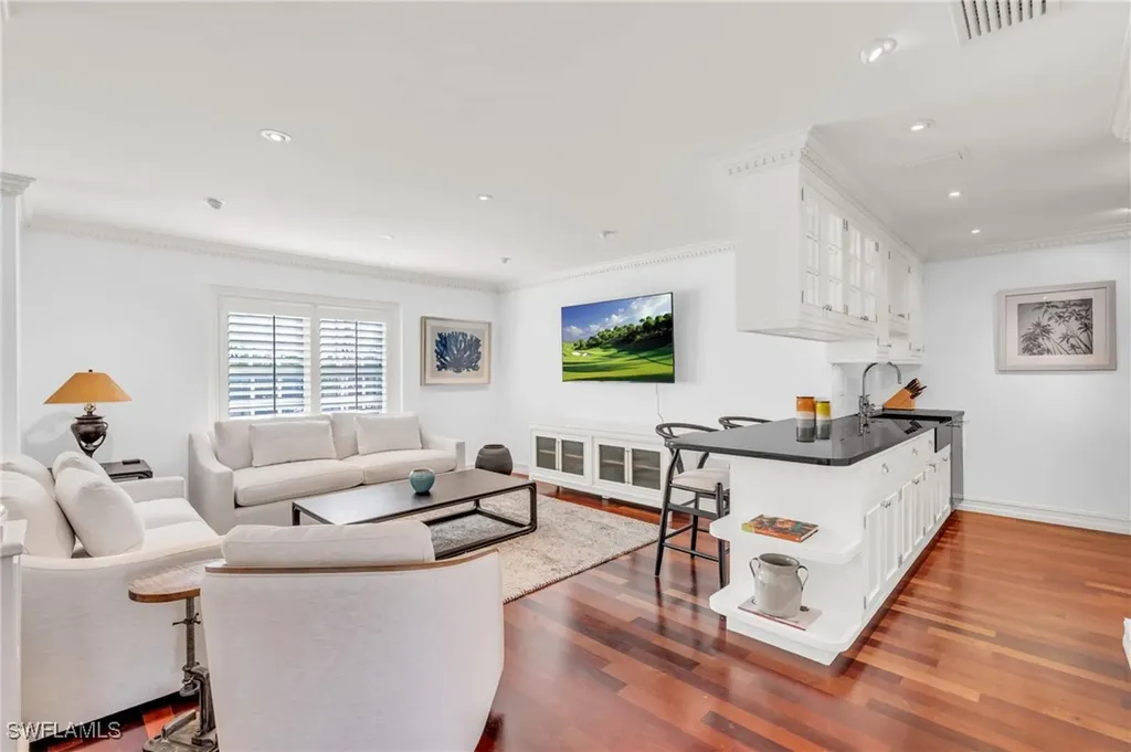 271 Broad Avenue S Naples FL 34102