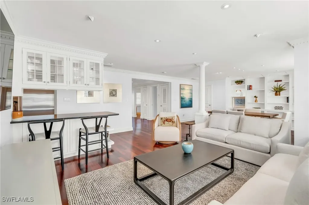 271 Broad Avenue S Naples FL 34102