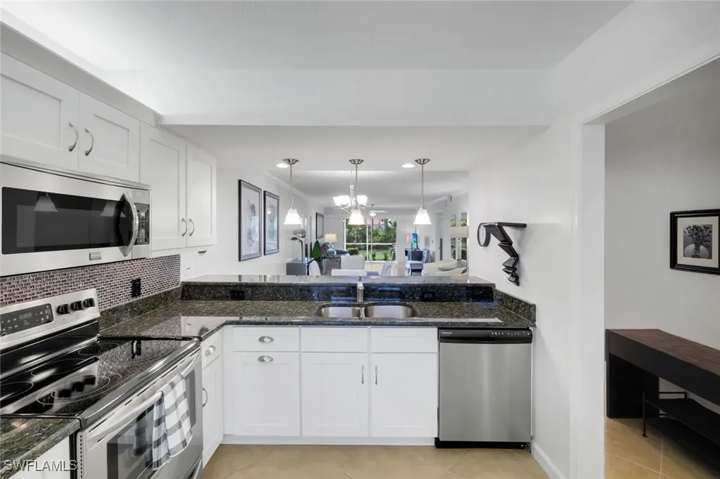 Naples FL, 2462 Hidden Lake Drive, Unit 201