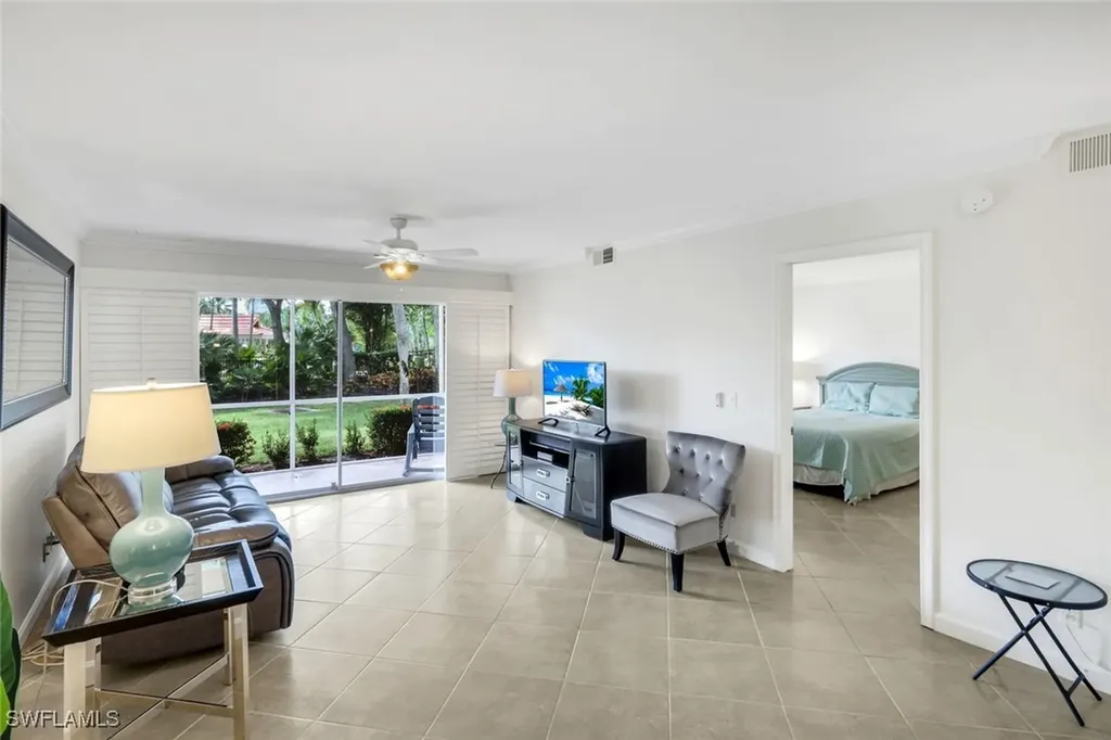 2462 Hidden Lake Drive Naples FL 34112