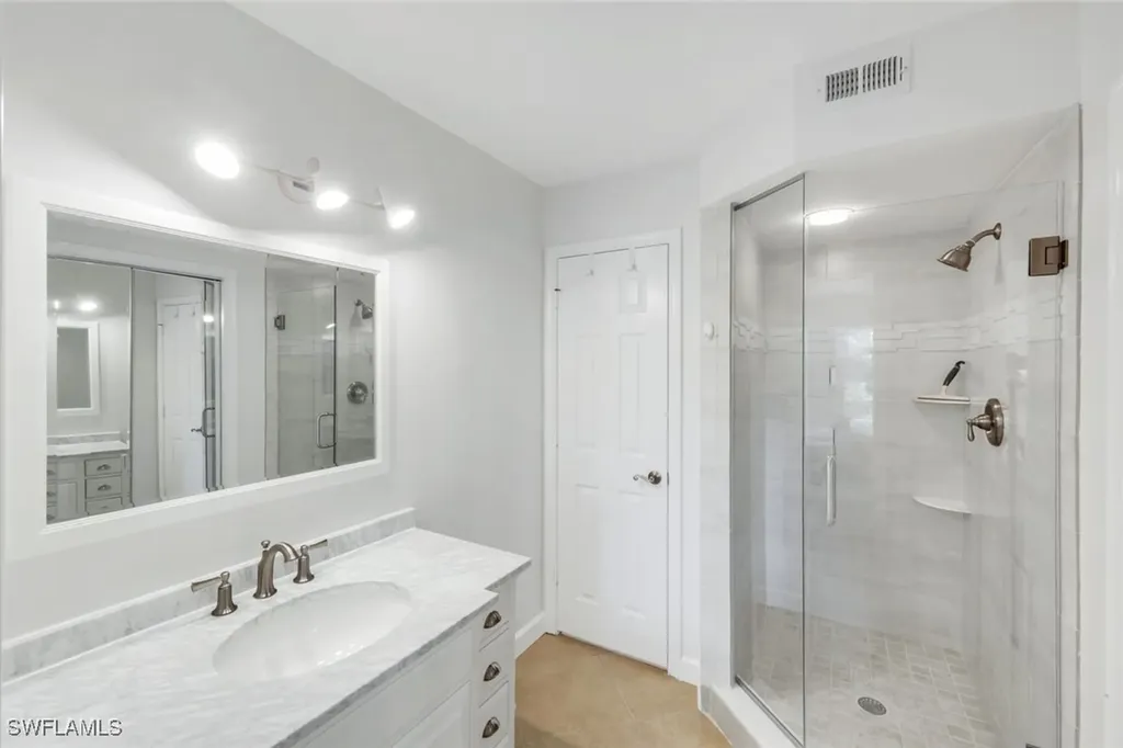 2462 Hidden Lake Drive Naples FL 34112
